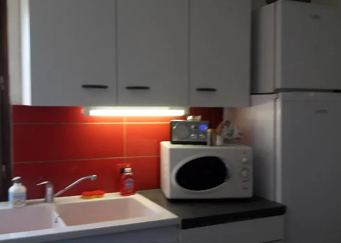 Nyaraló Bibi Villeneuve-dʼAveyron