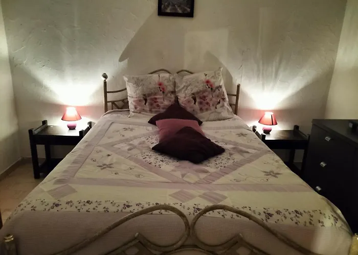 Nyaraló Bibi Villeneuve-dʼAveyron