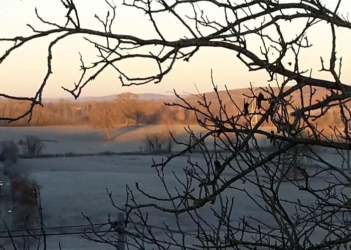Bibi Nyaraló Villeneuve-dʼAveyron