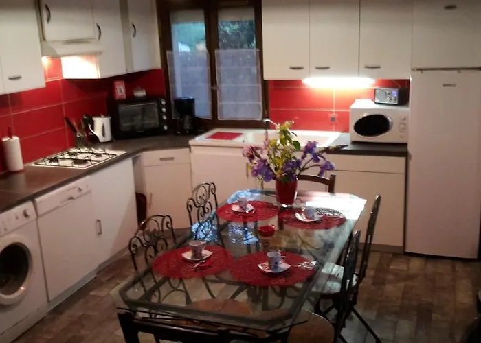 Nyaraló Bibi Villeneuve-dʼAveyron